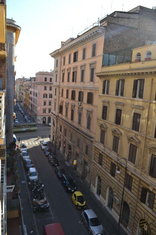 Dixi Bird Guesthouse Rome Extérieur photo